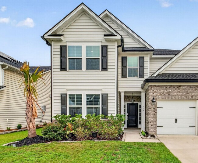 Building Photo - Modern Living in Summerville