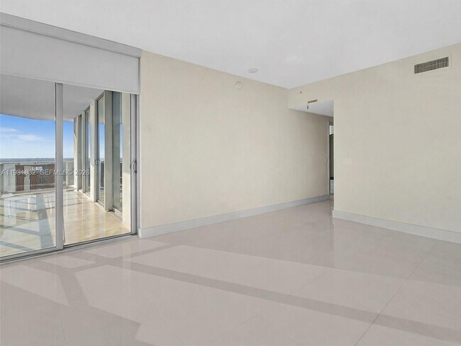 Building Photo - 17301 Biscayne Blvd