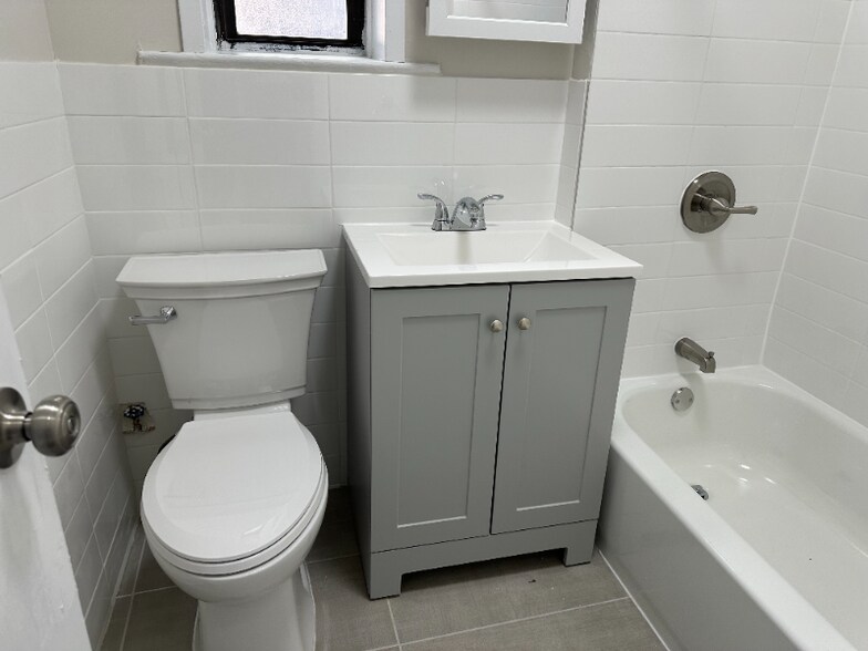 Building Photo - 18 Kensington Ave