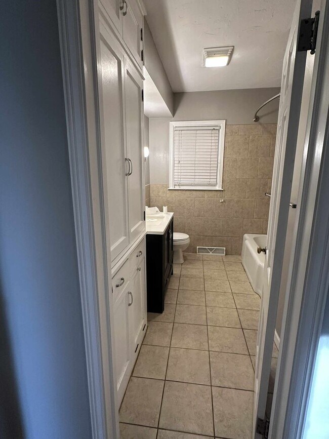 Building Photo - Click the “Apply Now” button or email wapmrentals@gmail.com for a prompt response.