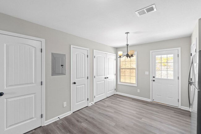 Building Photo - 499 Palmer Dr