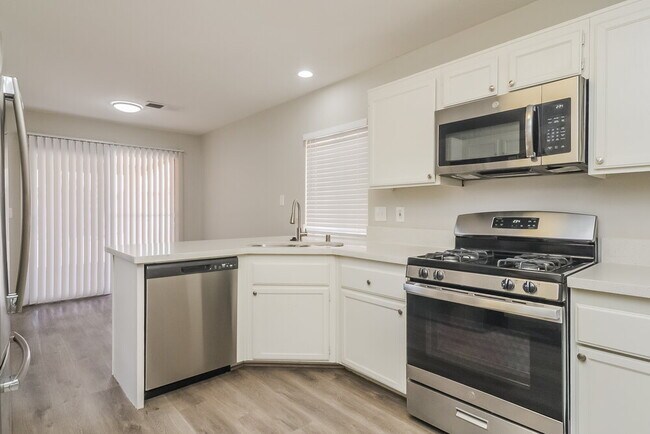 Building Photo - 1706 Autumn Rust Dr