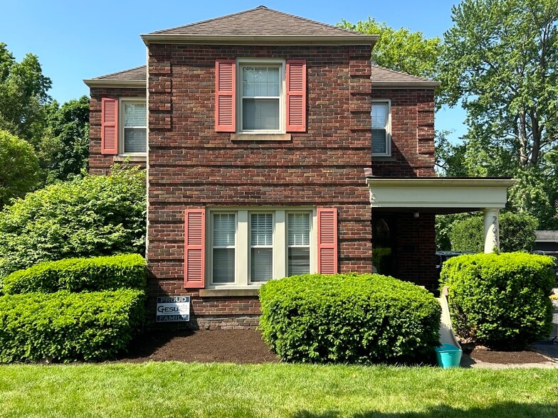 Building Photo - 2638 Fenwick Rd