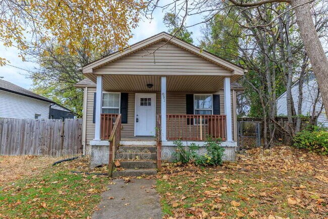 Building Photo - 891 W Sharpe Ave