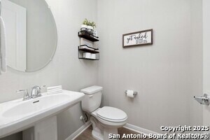 Building Photo - 1020 Vista View Dr