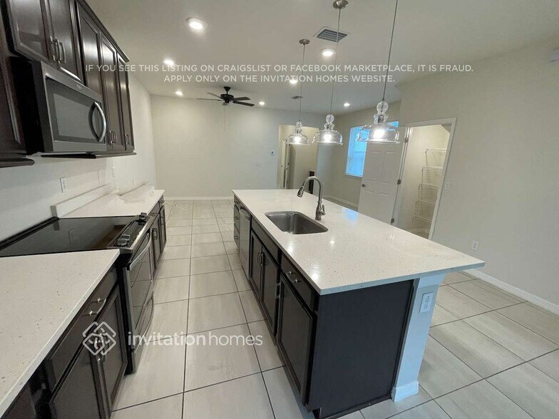 Building Photo - 2886 Grand Kemerton Pl