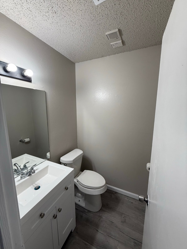 Building Photo - 4401 River Valley Dr