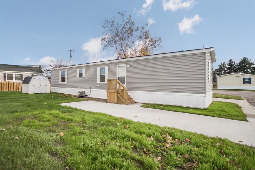 Building Photo - 2251 Wellington Green Dr