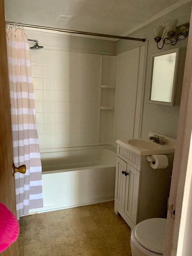Building Photo - Coming Soon! Cute Home with Water View. Wa...