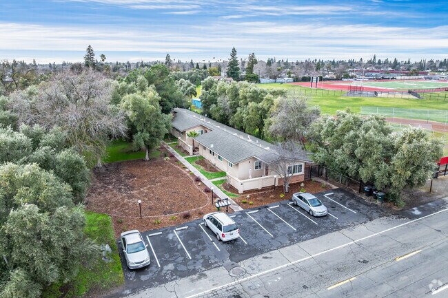 Aerial Context - 3525 Norris Ave