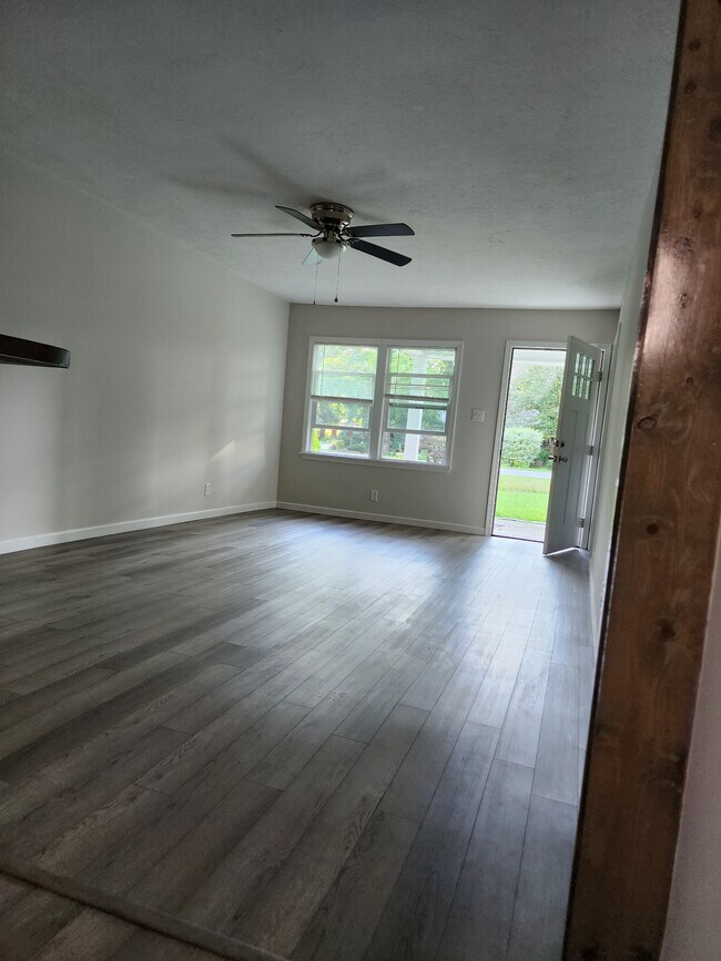 Building Photo - 4020 Southern Cross