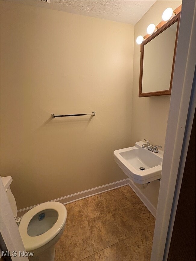 Building Photo - 2358 Echo Valley Dr