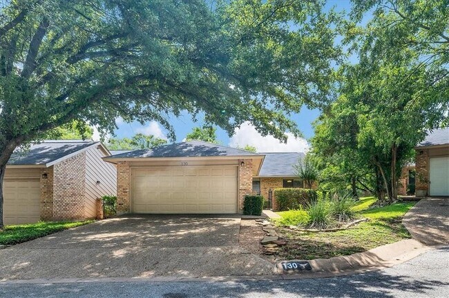 Building Photo - 7211 Lakewood Dr