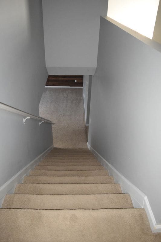 Building Photo - 8549 Hawthorn Hill