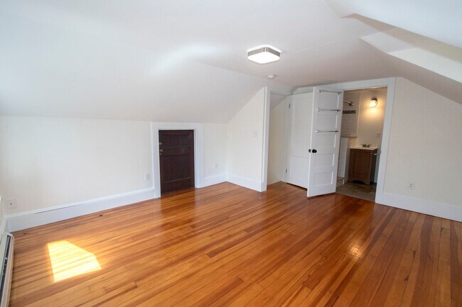 Building Photo - 85 Belknap St