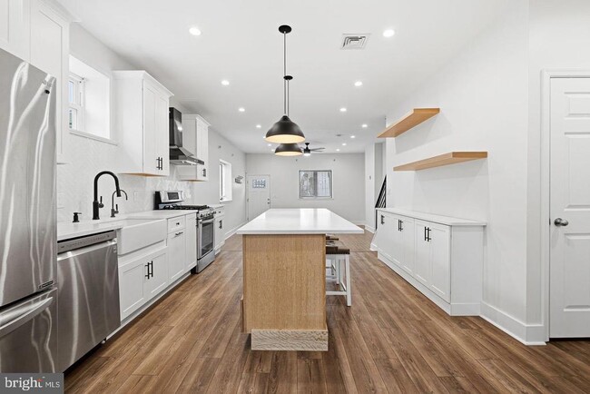 Building Photo - 2106 Manton St