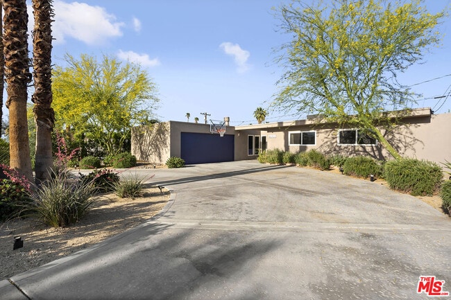 Building Photo - 45900 Quailbrush St