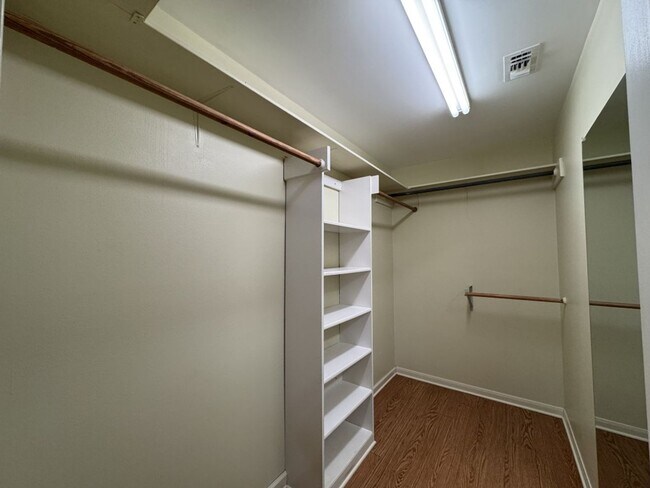 Building Photo - 304 Ashland Creek