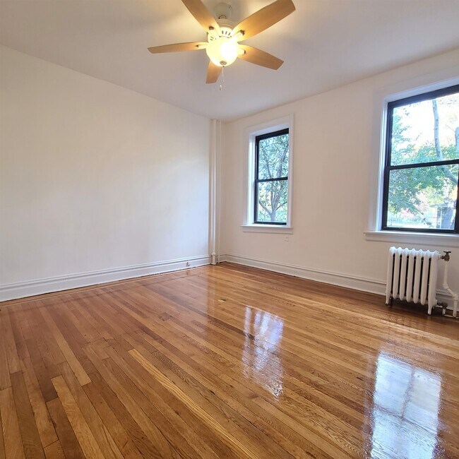 Building Photo - 321 79th St