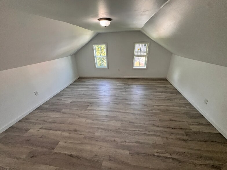 Building Photo - 1716 N 6th St