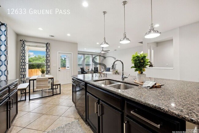 Building Photo - 12633 Gruene Pass