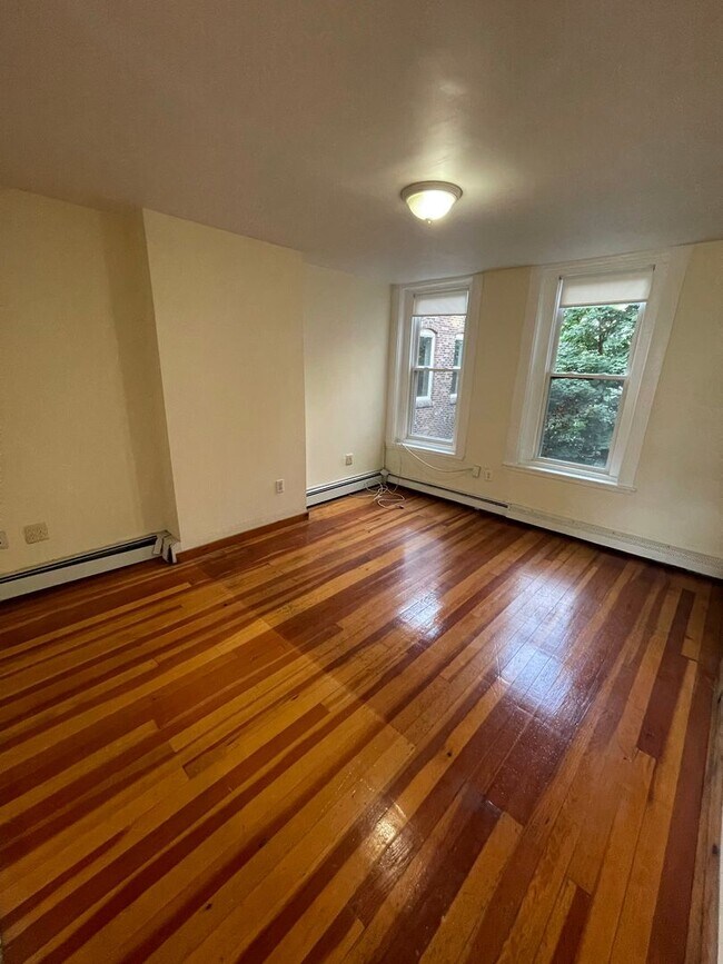 Building Photo - 1441tre