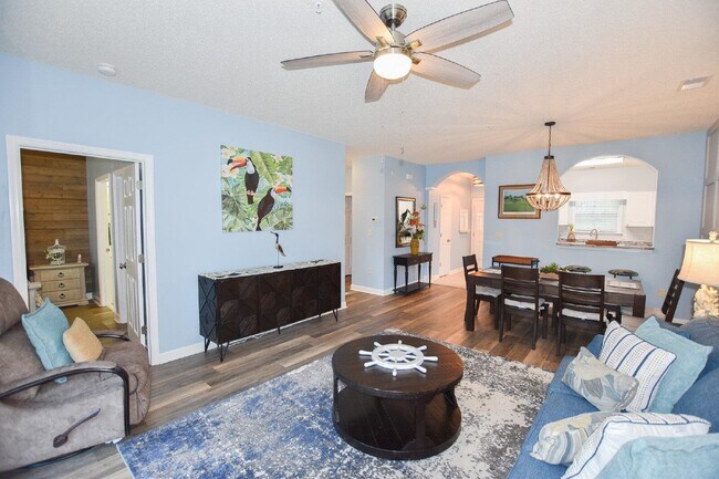 Building Photo - 5825 Catalina Dr