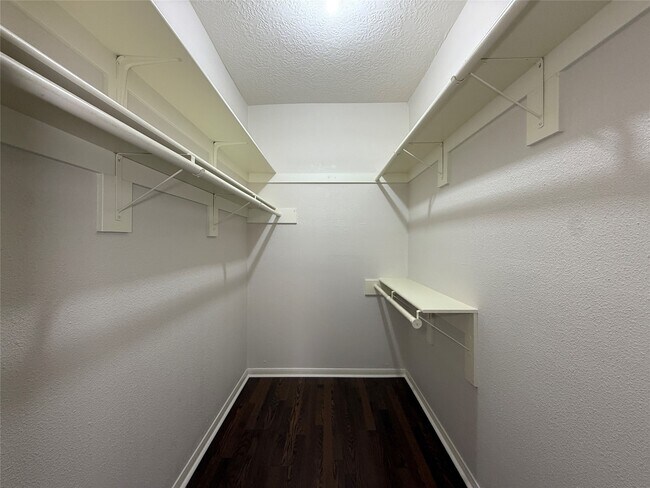 Building Photo - 2125 Augusta Dr