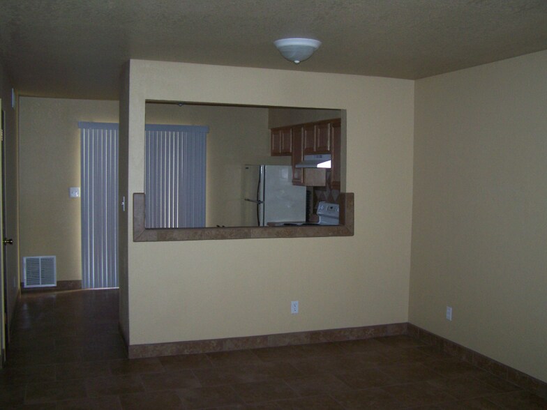 Building Photo - 454 Drake Ct