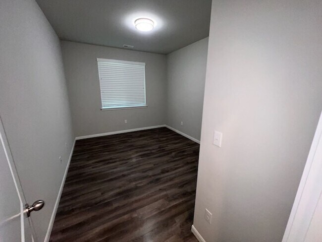 Building Photo - 5 Bedroom plus a Bonus Room in Gig Harbor