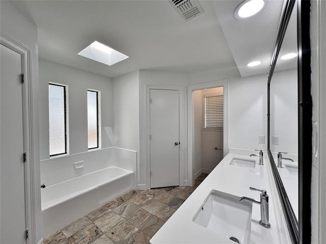 Building Photo - 2 Redford Ct