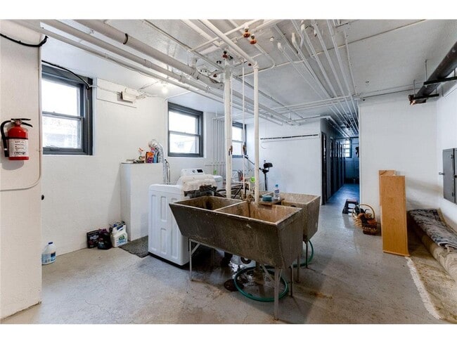 Building Photo - 3406 Harriet Ave