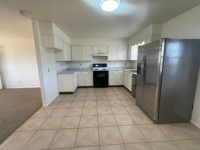 Building Photo - Three Bedroom Bayfield House with Large Fe...