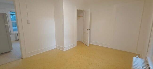 Building Photo - 13 Springside Ave