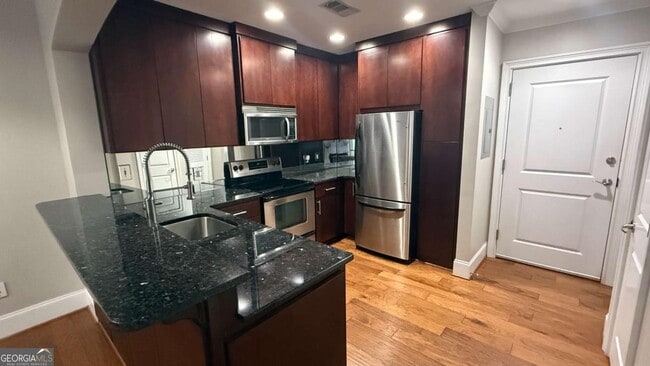 Building Photo - 2277/2255 Peachtree Rd NE