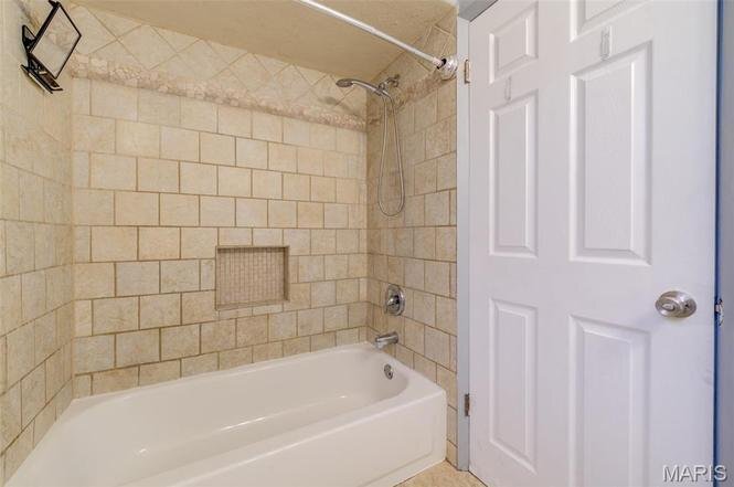 Building Photo - 125 Koeln Ave