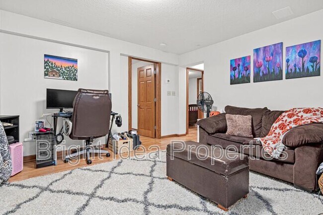 Building Photo - 2537 Aldrich Ave S