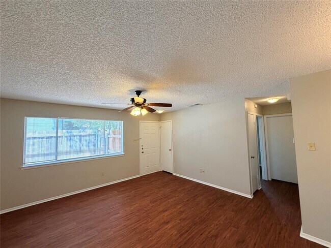 Building Photo - 12102 Arrowwood Dr
