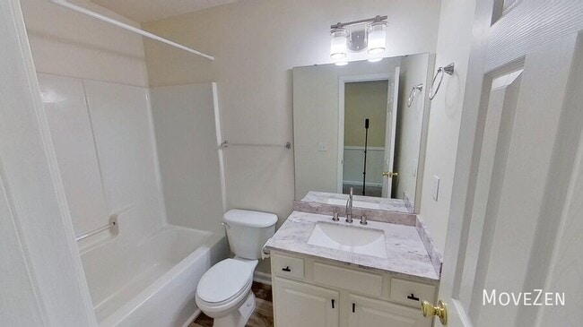 Building Photo - 614 Canyon Lake Cir