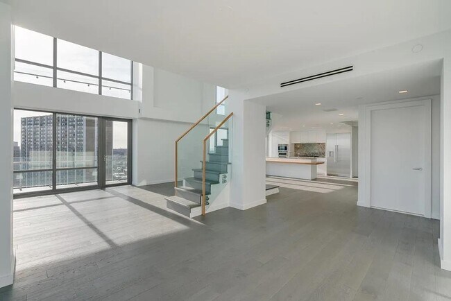 Building Photo - 320 Adolphus Ave