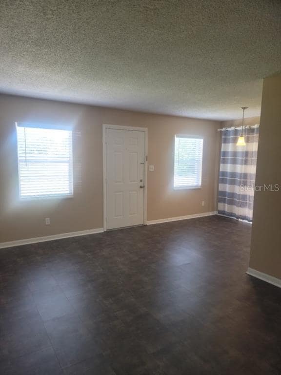 Building Photo - 4223 Parkside Dr