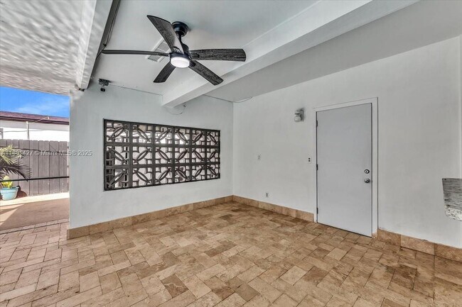 Building Photo - 5250 SW 4th Ct