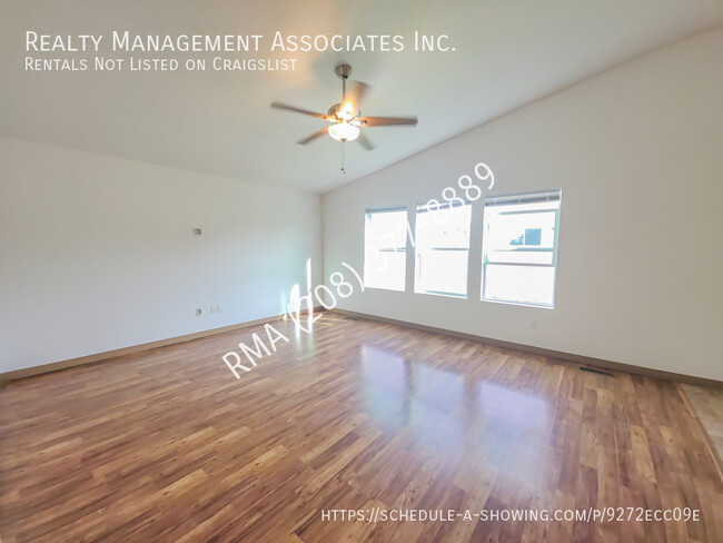 Building Photo - 6810 S Nordean Ave