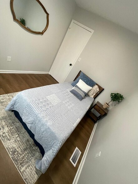 Building Photo - 822 Brownwood Dr NW