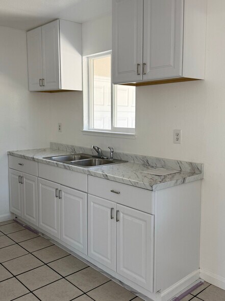 Building Photo - 3001 Radnor Way