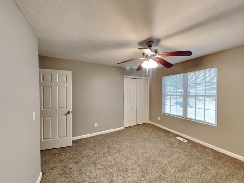 Building Photo - 2218 Sandspring Dr SW