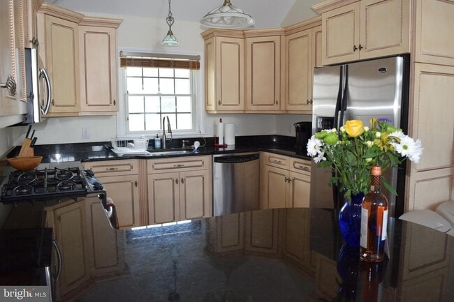 Building Photo - 205 W Brigantine Ave