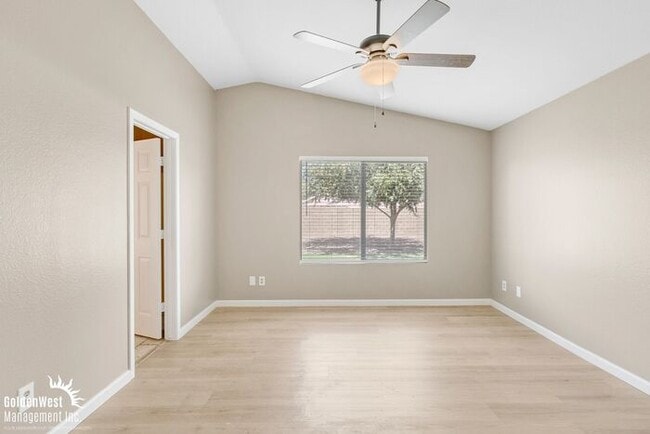 Building Photo - Charming 3 Bdm 2Ba Single-Story Home in Gl...
