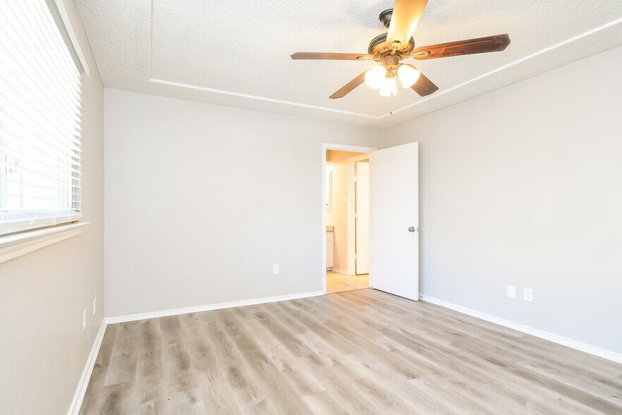 Building Photo - 2408 Havenwood Dr
