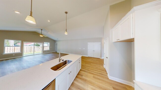 Building Photo - 1048 Moen Lp